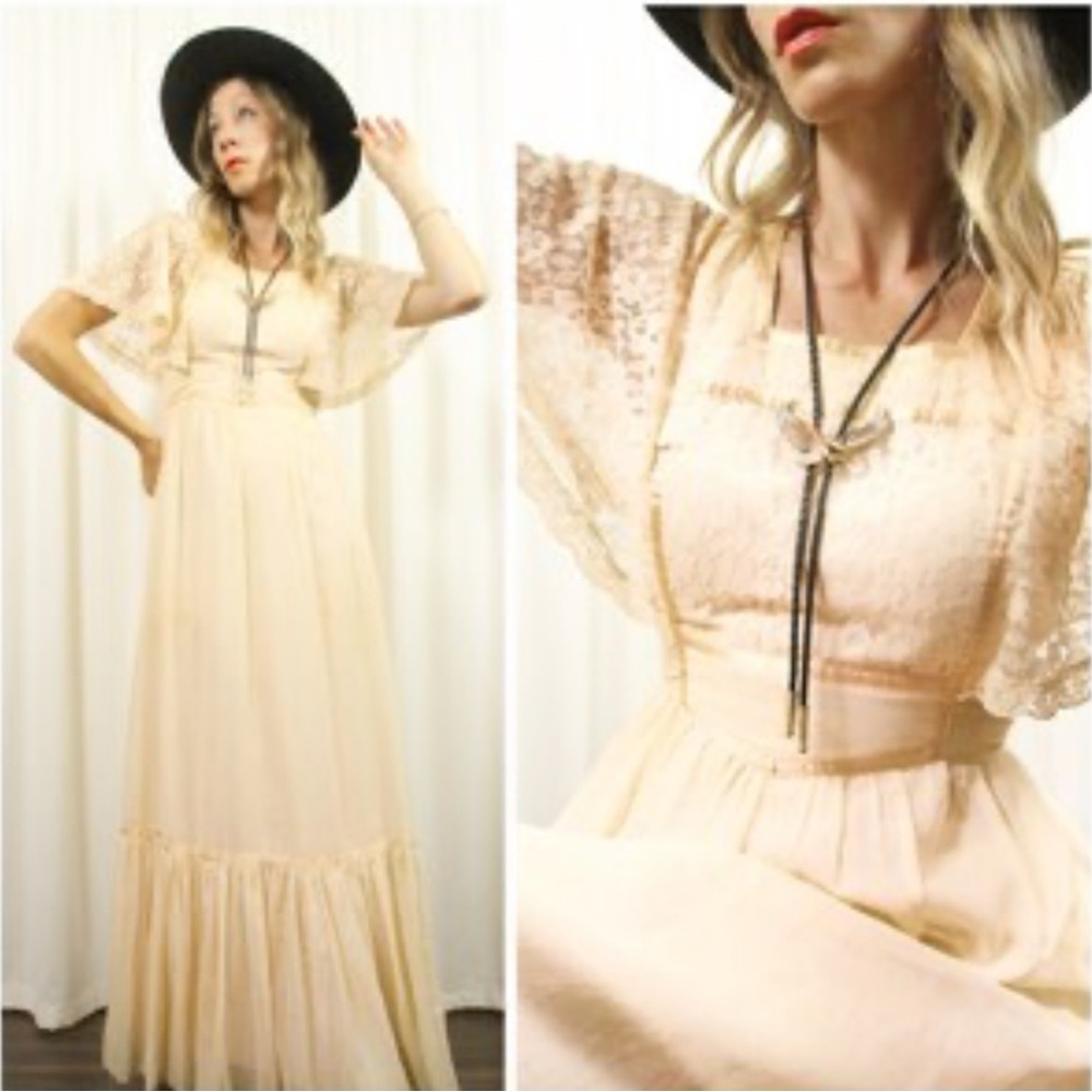 1970s Candi JonesCalifornia Peachy Cotton Lace Flutter Sleeve Dress
